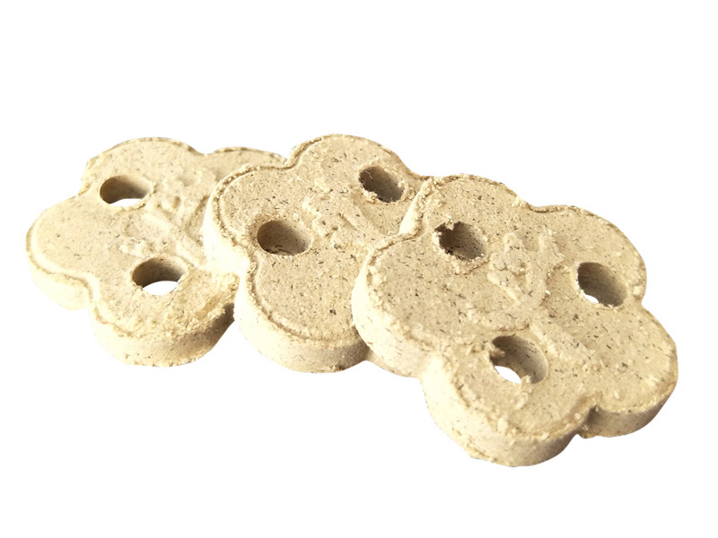 梅花三孔艾绒饼3.3*0.5CM