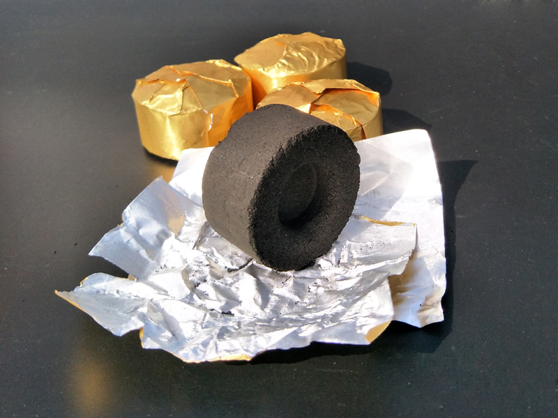 无烟椰灸丸4*2CM